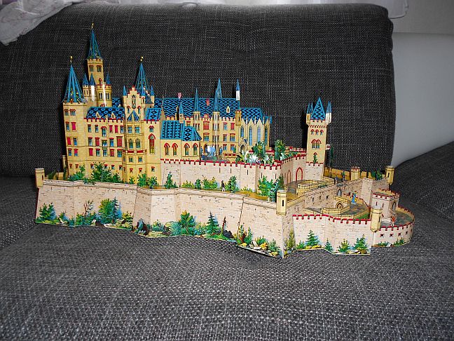 Burg Hohenzollern in 1:250 (Schreiber- Verlag) Hz0110