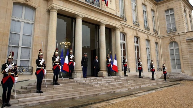 Hollande englué dans l'impopularité .................. Pho37e11