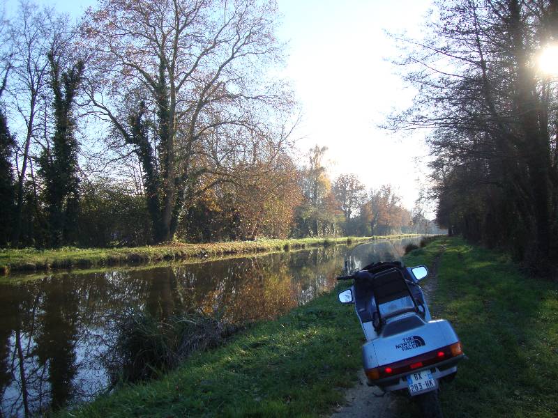 Ballade le long du Canal d'Orléans et Chateau Sully sur Loire 3_dsc010