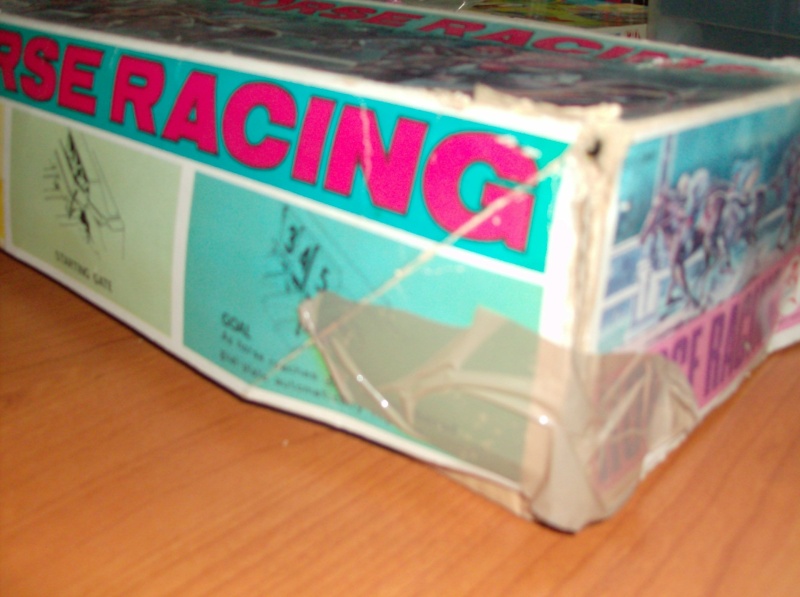 Giocattoli vecchi anni 50 60 70 Horse Racing 1979 corsa di cavalli usata ma funzionante Hpim5415