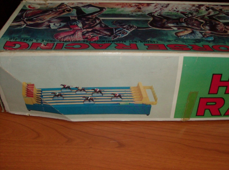 Giocattoli vecchi anni 50 60 70 Horse Racing 1979 corsa di cavalli usata ma funzionante Hpim5416