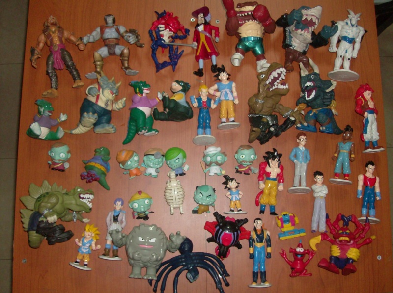 Lotto di oltre 40 Action figure varie anni 80 90 , Dragon Ball , Street Shark Dinosauri Dinosaurs Sinclair Disney ecc ecc ecc Hpim5753