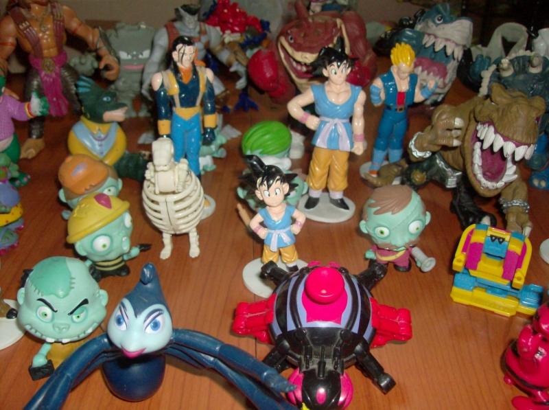 Lotto di oltre 40 Action figure varie anni 80 90 , Dragon Ball , Street Shark Dinosauri Dinosaurs Sinclair Disney ecc ecc ecc Hpim5755