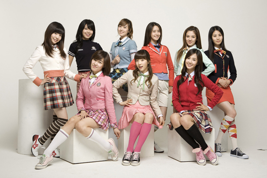 SNSD look like plastic toys in Elite CF with 2PM Snsd_c12