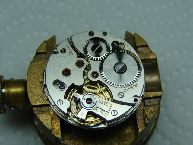 petit reportage sur la restauration d'une montre wyler incaflex superior   Dsc06332