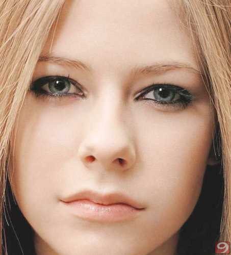 Avril Lavigne Resimleri Avril_11