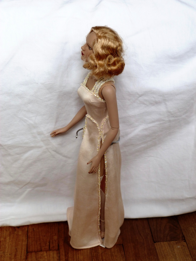 Roxie Hart Tonner doll  00310