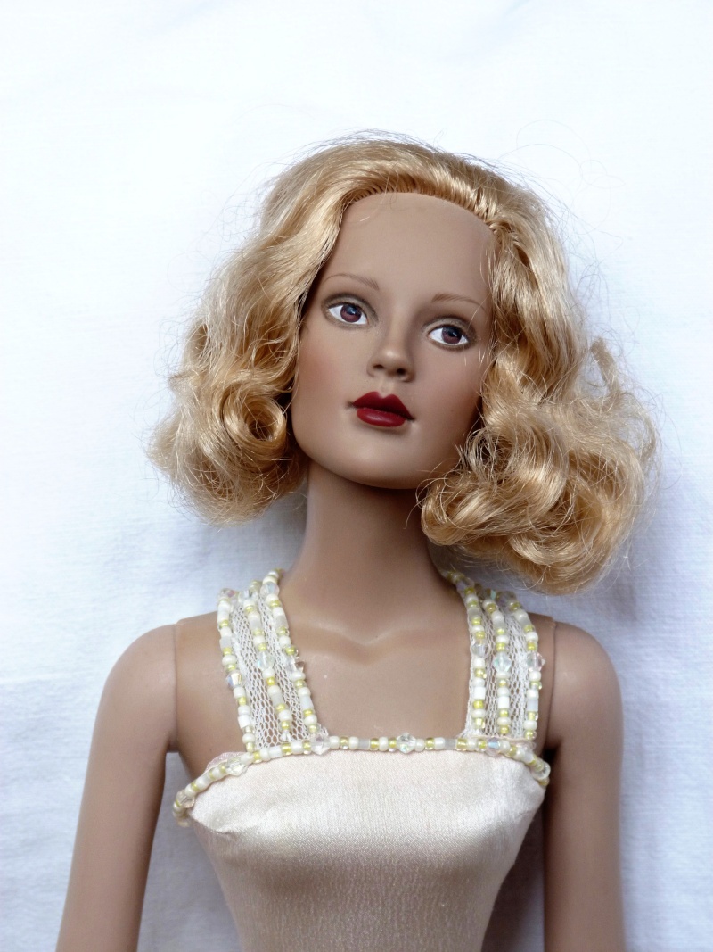 Roxie Hart Tonner doll  00911