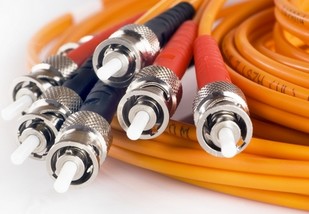 Bouygues Telecom réclame 53 millions d'euros à Numericable Cable10