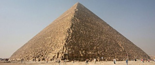 Des archéologues vandalisent la pyramide de Khéops pour prouver leur théorie  N-kheo10