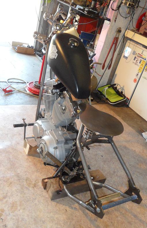 Le Sportster de Saturnin en reprend une couche - Page 6 Sam_1036