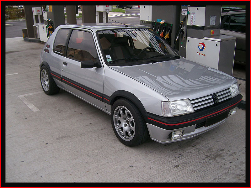 [GTI1800]..Mes 205 gti.....FINITION DU 205 T16..... - Page 27 100_4210