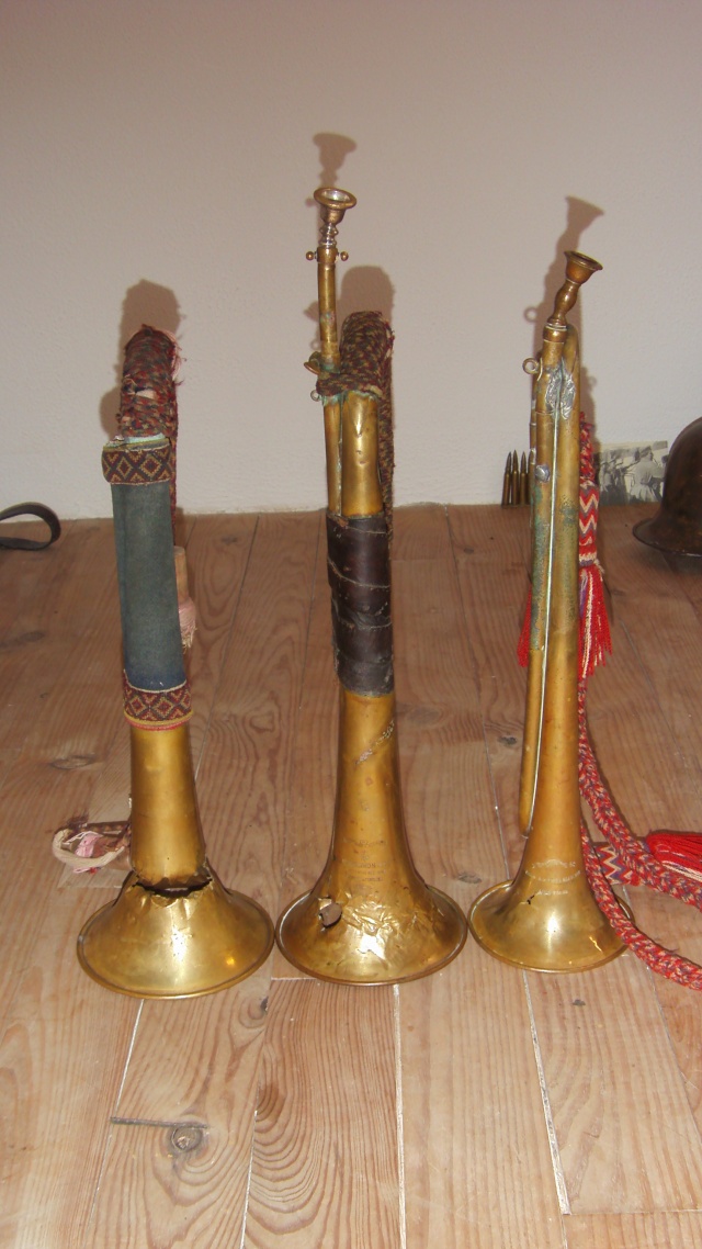 Les instruments de musique : caisses - tambours - clairons - trompettes  1454