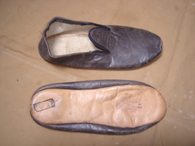 Les chaussures de repos   1942