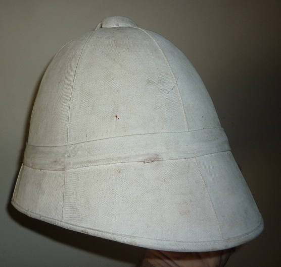Le casque colonial modèle 1886  3255