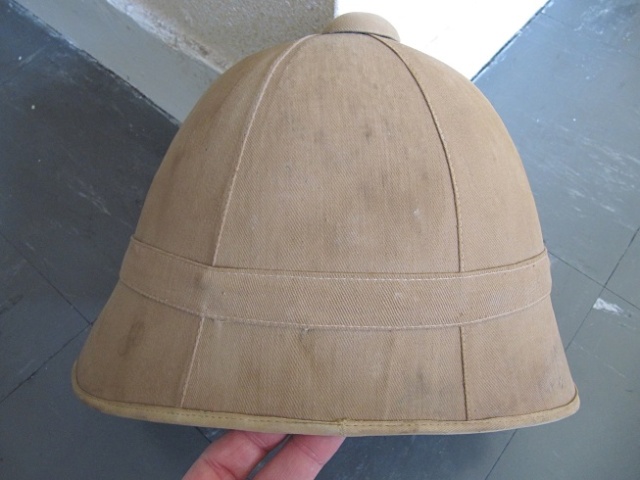Le casque colonial modèle 1886  4020