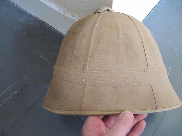Le casque colonial modèle 1886  4219
