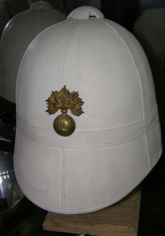 Le casque colonial modèle 1886  4915