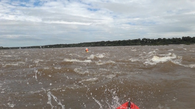 Kayakeada en Río Uruguay. Adrenalina pura...!!! 87g610