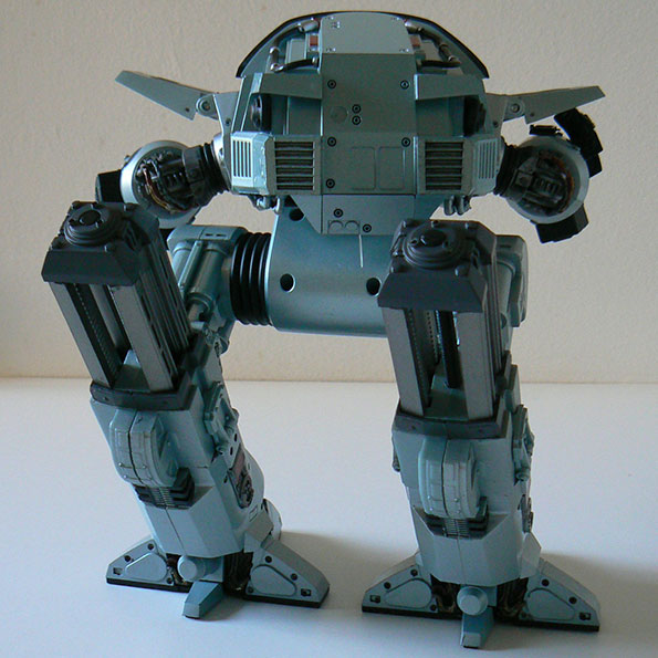 Robocop - ED 209 Neca_e18