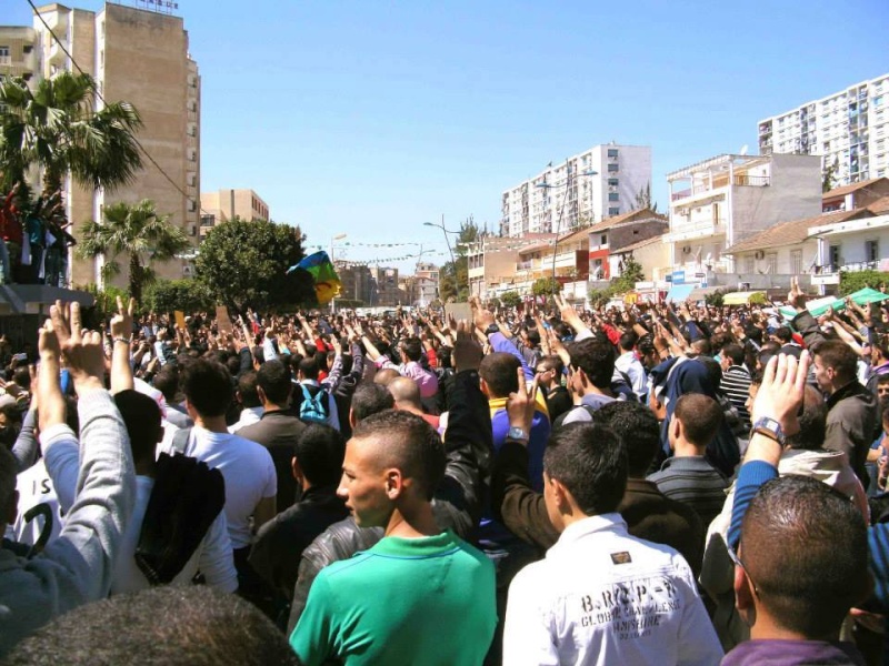 BEJAIA: Les etudiants contre la perenité du système mortifère et liberticide : Une leçon de mobilisation consciente pacifique . 10026826