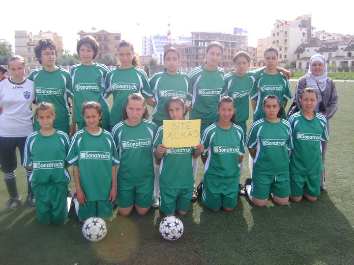 IL ETAIT UNE FOIS UNE EQUIPE DE FOOTBALL FEMININ A AOKAS!!!! Femini10