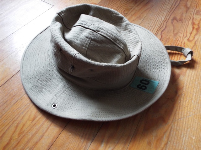 [France] Les chapeaux de brousse modèles 1949. Dscf0332
