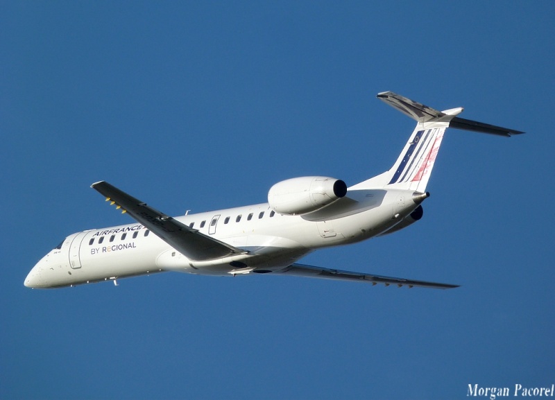 Spotting du 14/12/2013 : ERJ145 BMI + ERJ135 Eastern + B738 RAM 50th P1070310