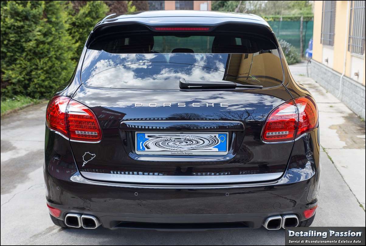 manu - Dark & Manu : PORSCHE CAYENNE  Img_1031