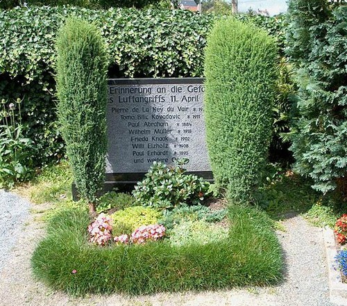 11 avril 1945 :mort de Pierre Louis de la Ney. 78808610