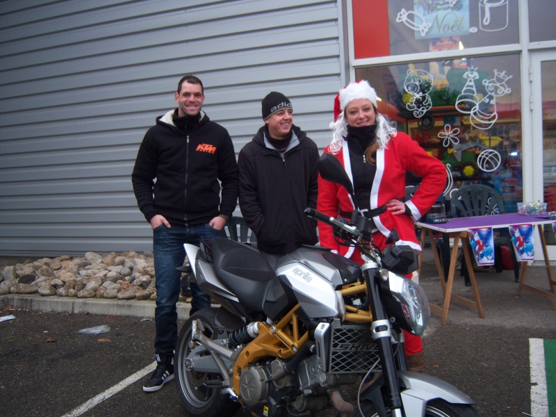 Un Père Noël en moto : pour des enfants hospitalisé !! Le 15/12/2013 - Page 19 100_5313