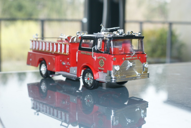 maquette :    mack fire pumper   camion à incendie mack  1/32  Dsc05223