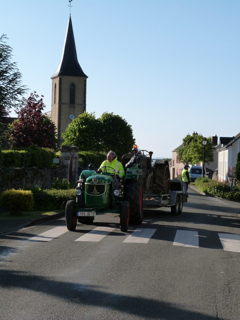 Randonnée des Vieux tracteurs départ Pezé -le -Robert(72140) P1060519