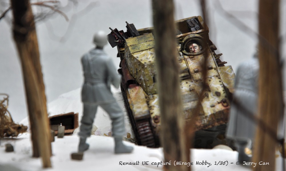 Renault UE capturé (Mirage Hobby, 1/35). neige, armes et début des figurines Srb_1232