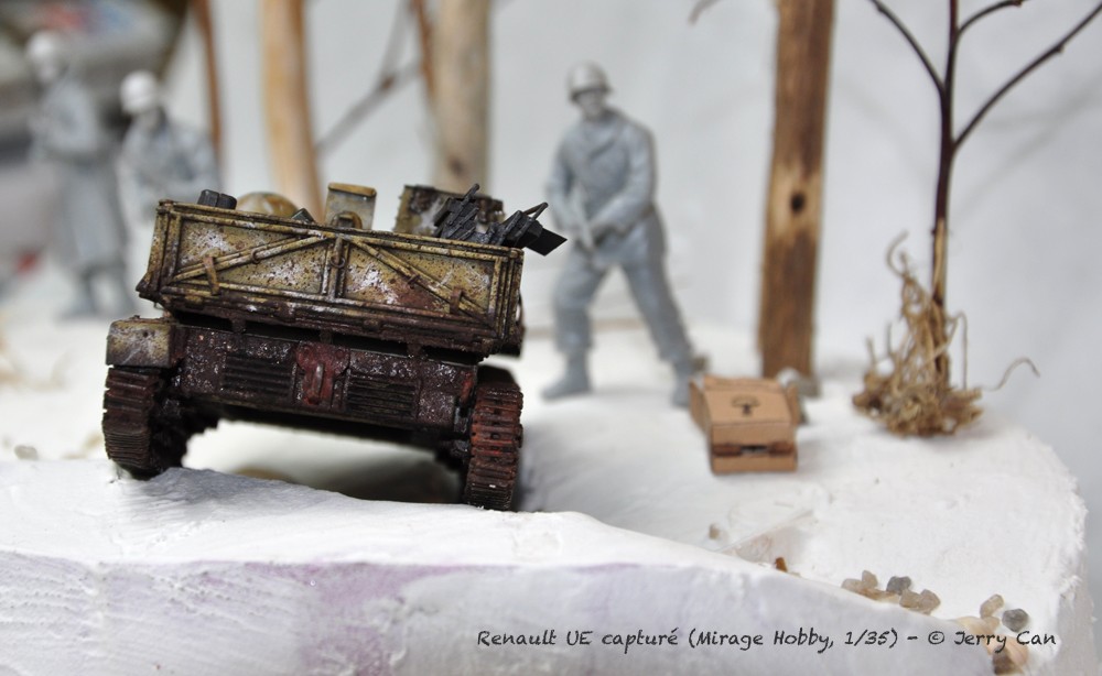 renault - Renault UE capturé (Mirage Hobby, 1/35). neige, armes et début des figurines Srb_1235