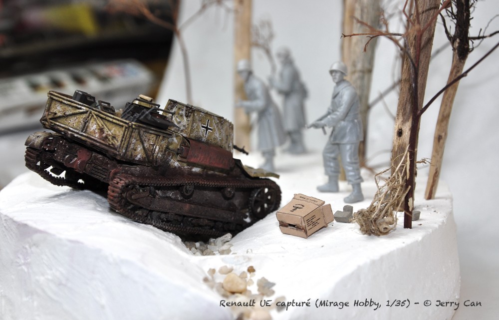 renault - Renault UE capturé (Mirage Hobby, 1/35). neige, armes et début des figurines Srb_1236