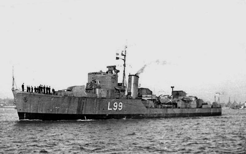 ROYAL NAVY DESTROYER D'ESCORTES CLASSE HUNT II - Page 2 Hms_te10