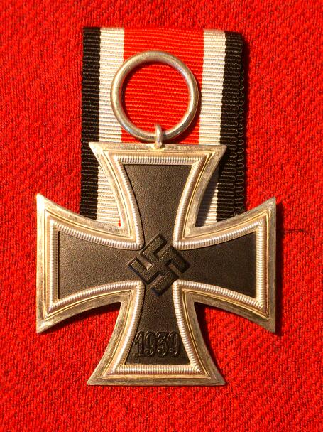 Ek2 et badge des blessés noir Dsc_1015