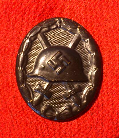Ek2 et badge des blessés noir Dsc_1016