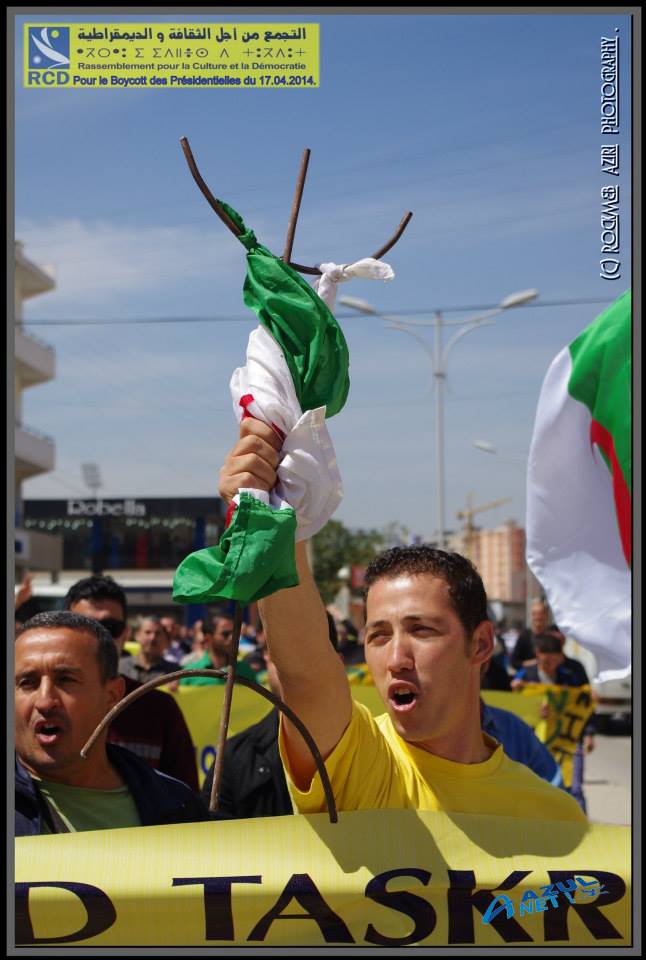 Bejaïa :  Imposante marche pour le boycott et Tamazight le 15 Avril 2014 - Page 6 1137