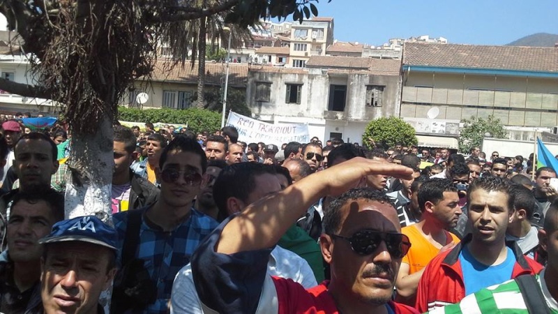 Bejaïa :  Imposante marche pour le boycott et Tamazight le 15 Avril 2014 - Page 2 145