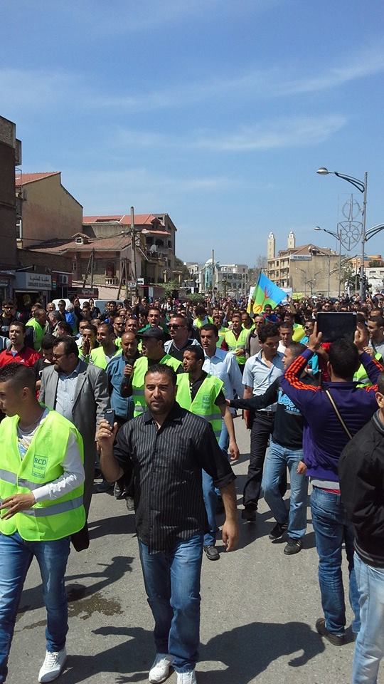 Bejaïa :  Imposante marche pour le boycott et Tamazight le 15 Avril 2014 15470710