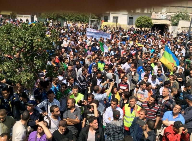 Bejaïa :  Imposante marche pour le boycott et Tamazight le 15 Avril 2014 - Page 2 166