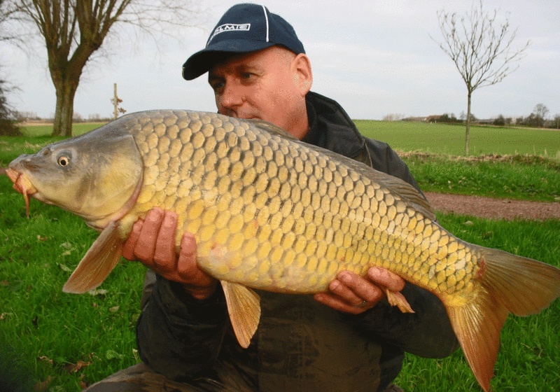 Les pêcheurs de carpe au coup on encore frappé cette après midi  0110