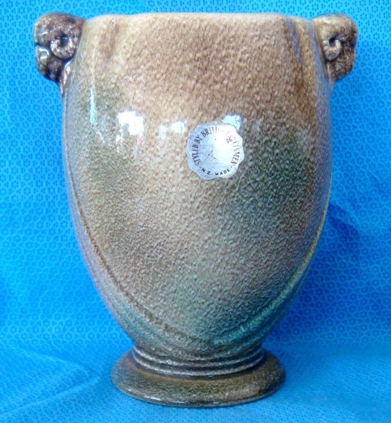 PV-110. Rams Head vase in stonehenge glaze Dsc00410