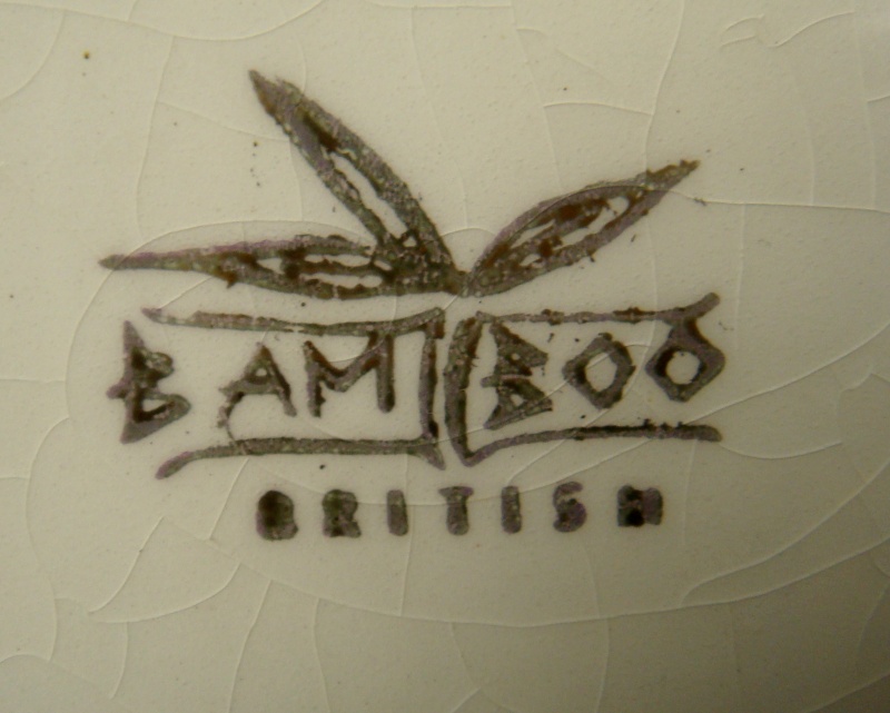 A Bamboo cake plate with backstamp from Kat .... Dsc08413