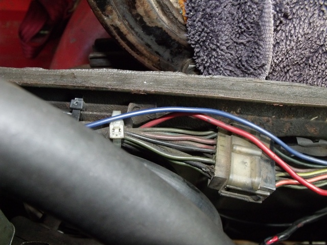 Fix/replace harness connector Vanhar12