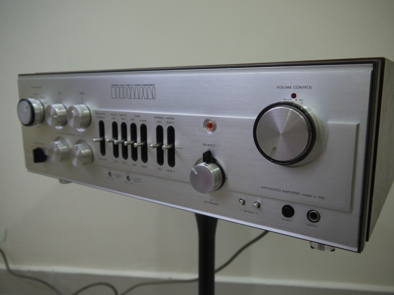 Luxman L-100 Vintage Stereo Intergrated Amplifier (sold) P1030133