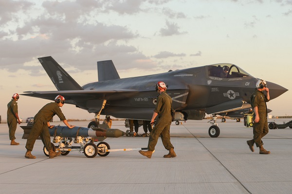 JSF F-35 Lightning II - Page 38 10108