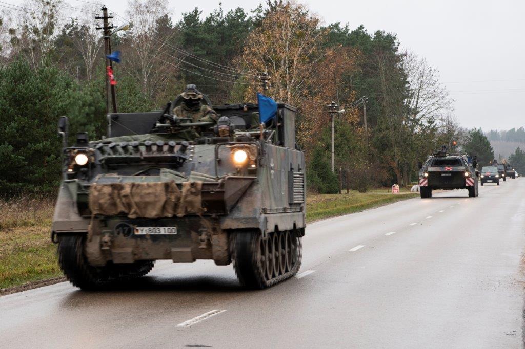 Armée Française / French Armed Forces - Page 39 1329